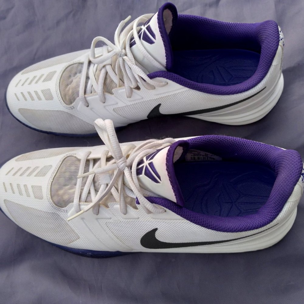 Nike Kobe Bryant Mentality MINT CONDITION